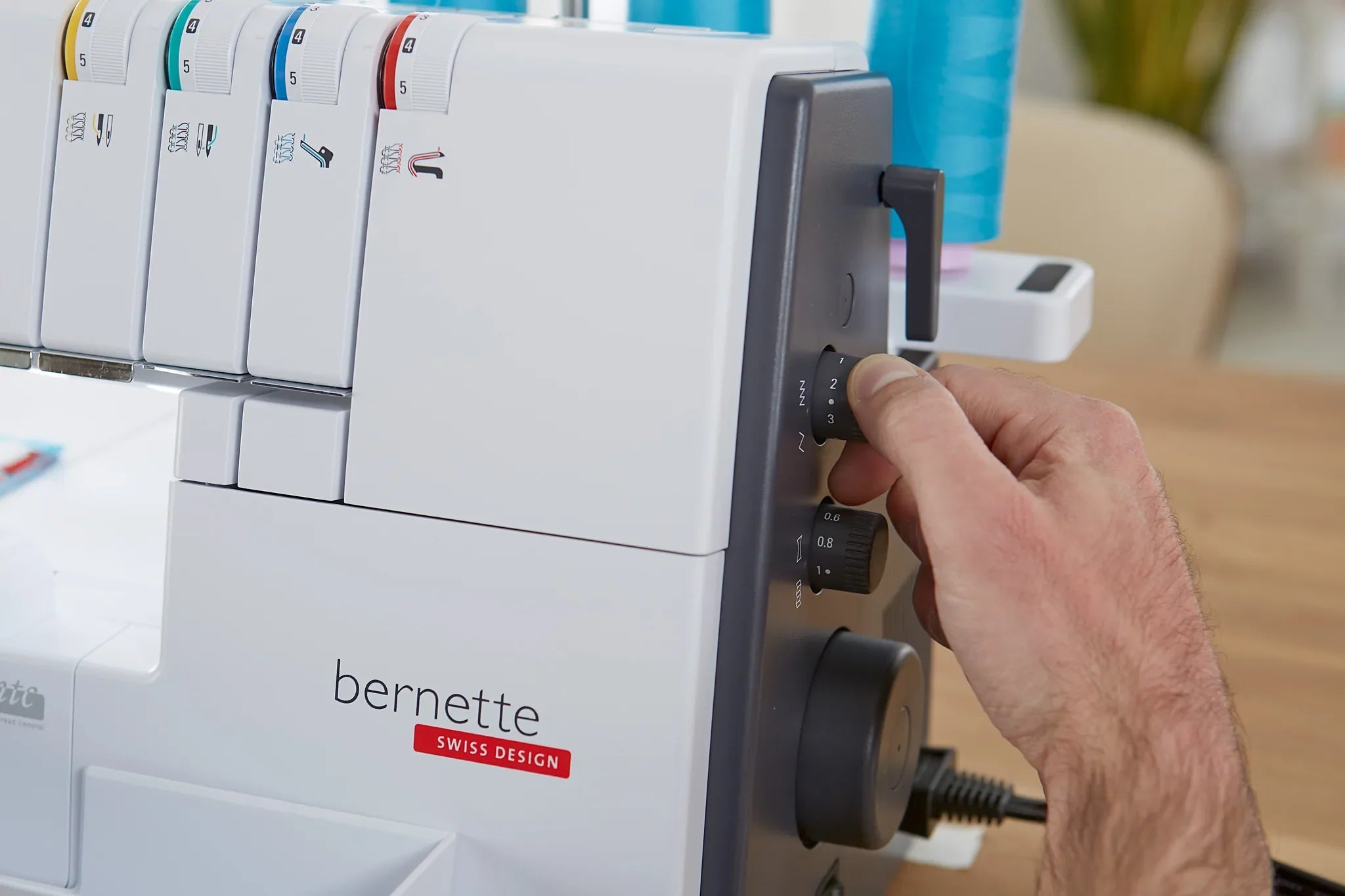 Surjeteuse bernette 64 AIRLOCK — en situation