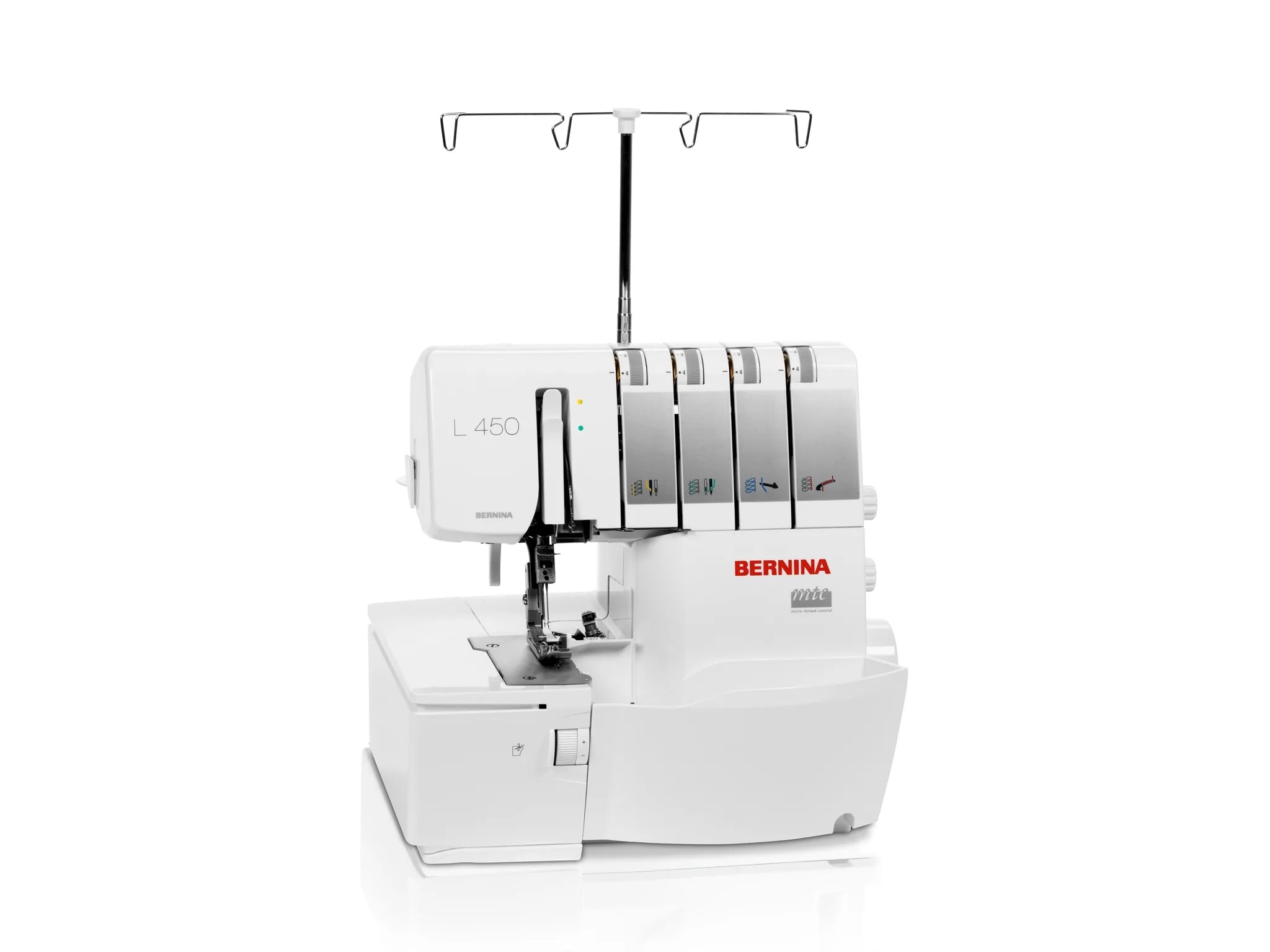 Surjeteuse BERNINA L 450 — en atelier