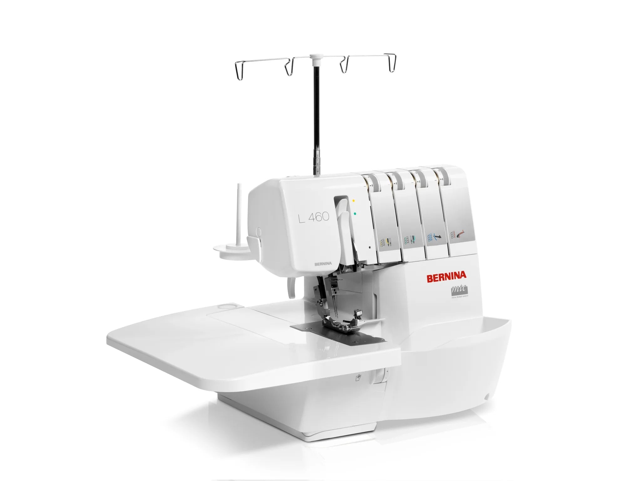 Surjeteuse BERNINA L 460 — vue trois quarts
