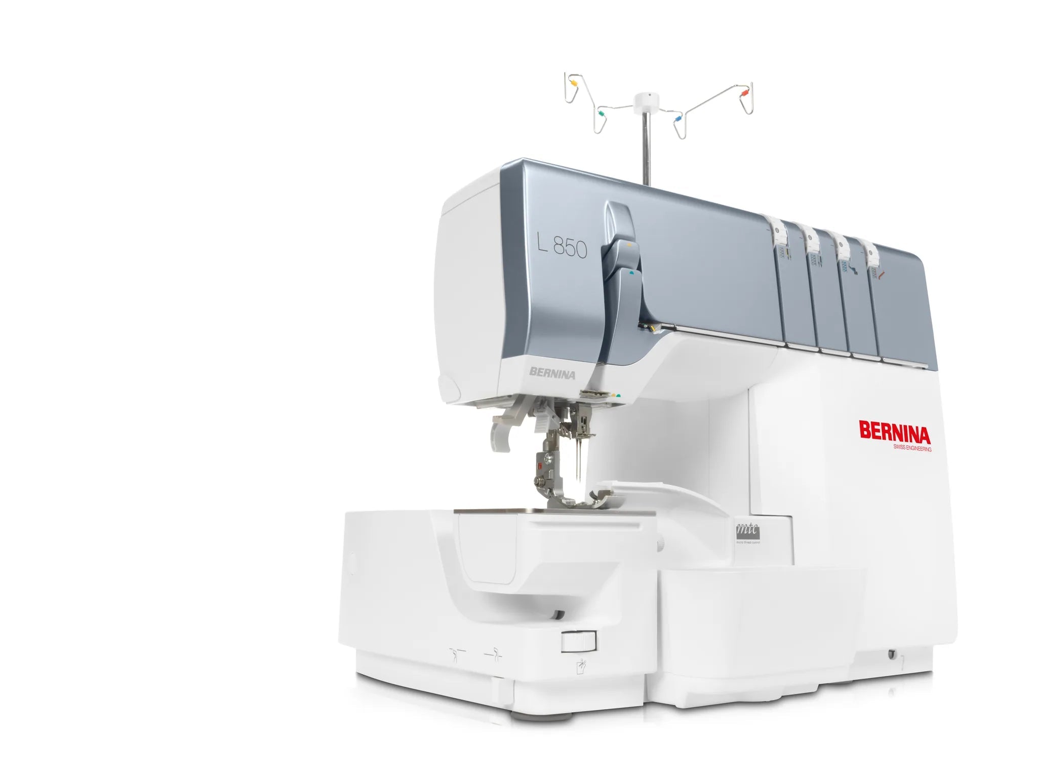 Surjeteuse BERNINA L 850 — en fonctionnement