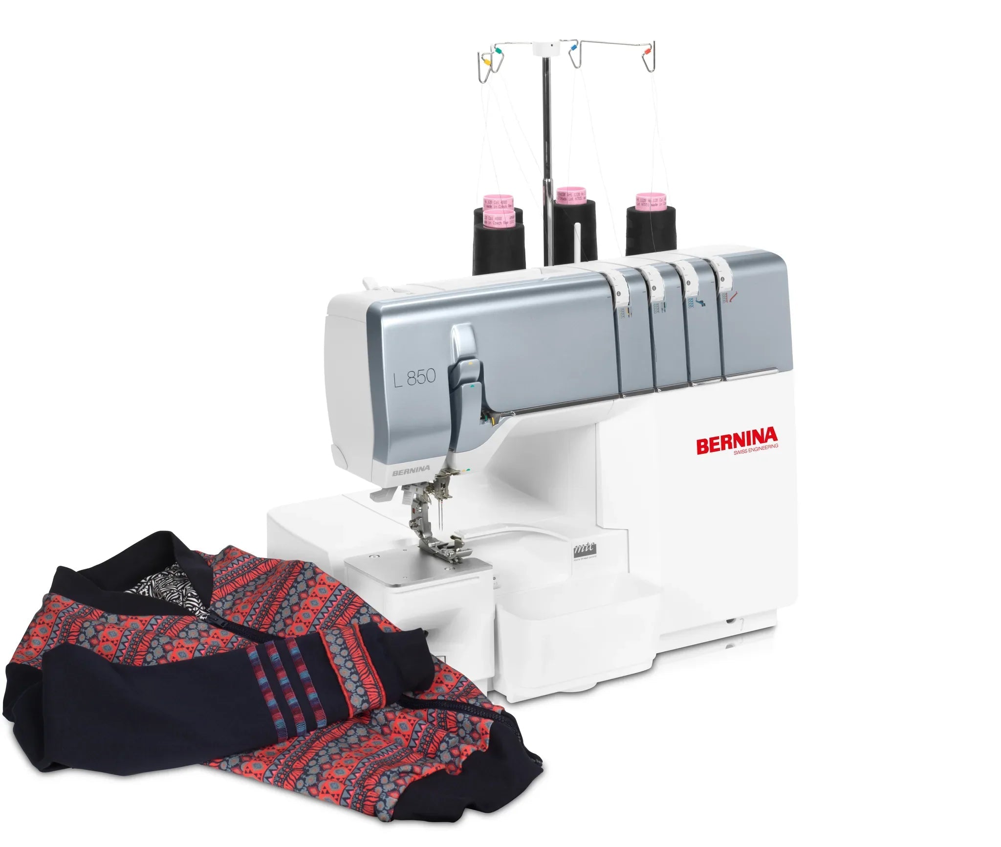 Surjeteuse BERNINA L 850 — vue trois quarts, projet réalisé