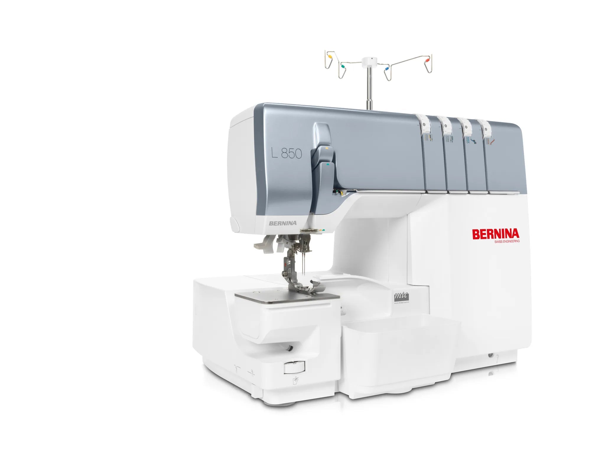 Surjeteuse BERNINA L 850 — en atelier