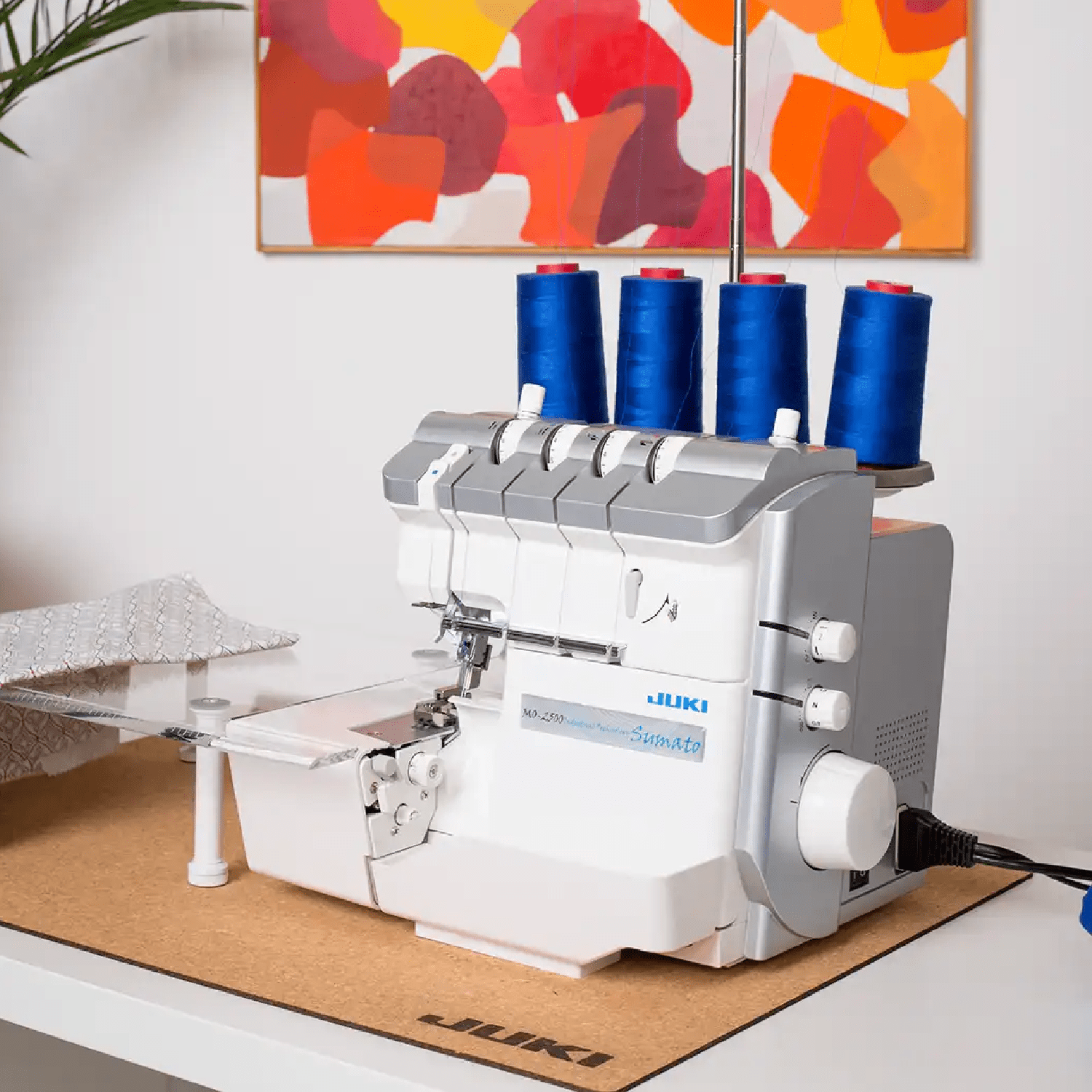 JUKI MO-2500: Sturdy Overlock Sewing Machine for All Your Projects