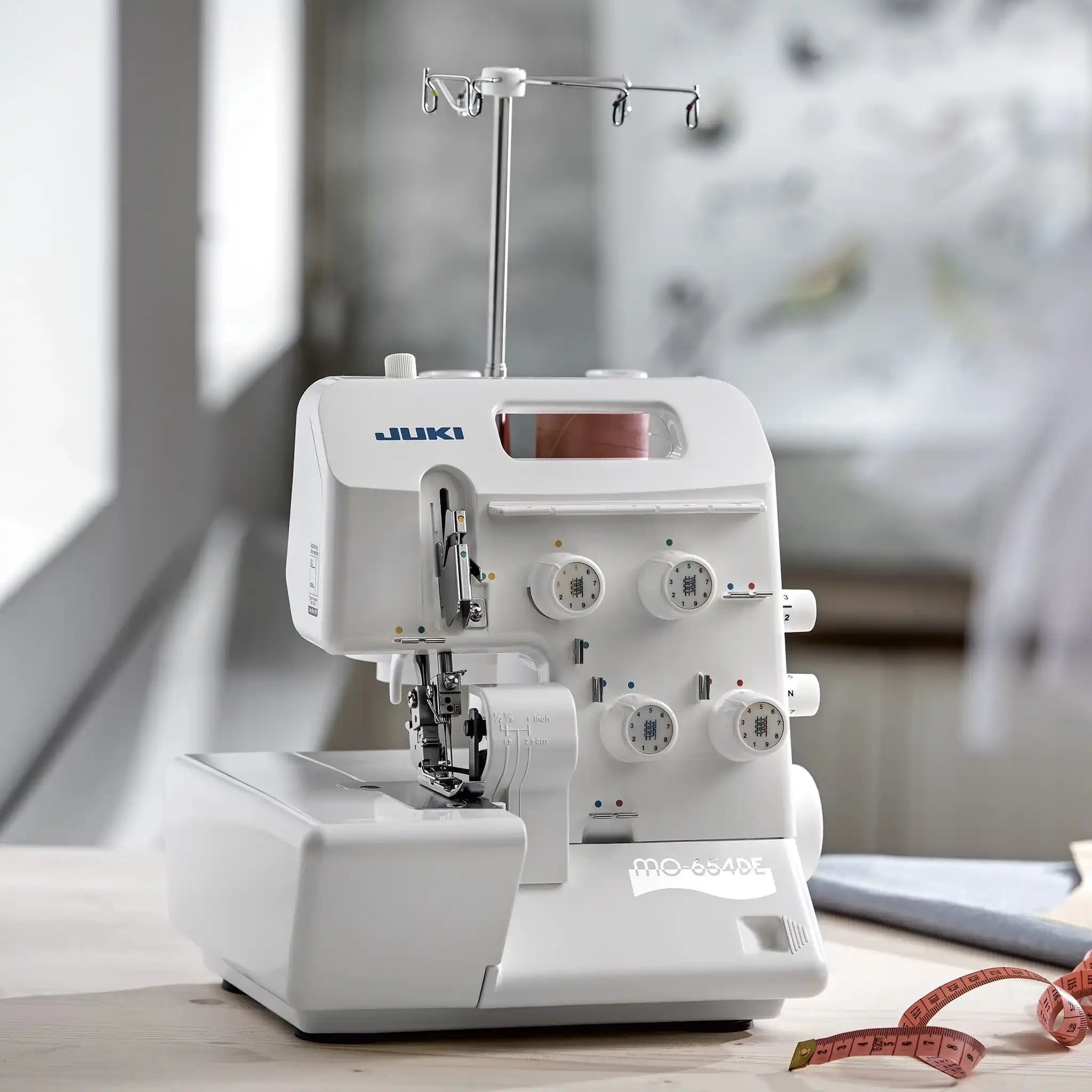 JUKI MO-654DE: Versatile Overlocker for Creative Sewing