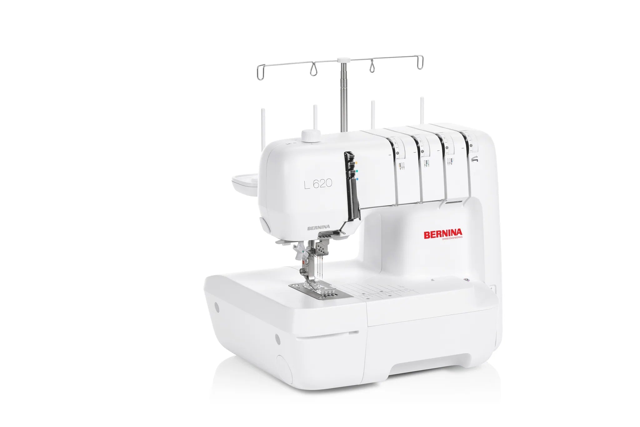 Surjeteuse-recouvreuse BERNINA L 620 — vue trois quarts