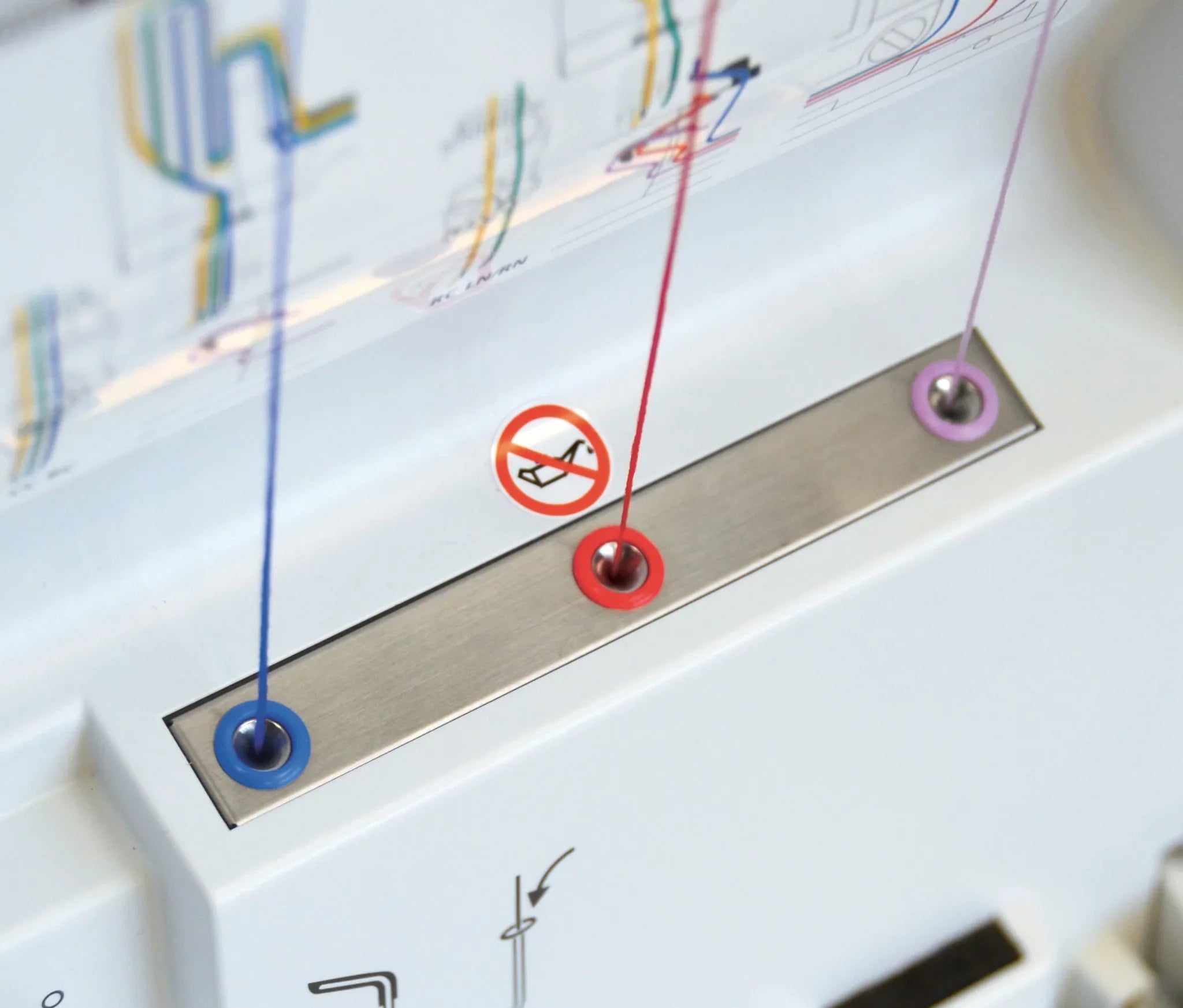 Surjeteuse-recouvreuse BERNINA L 890