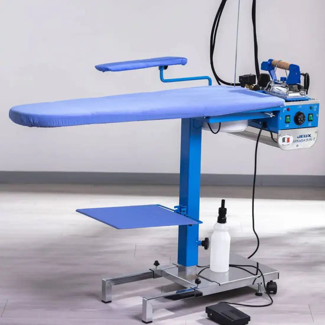 Table à repasser professionnelle Sakura JEUX (JUKI)