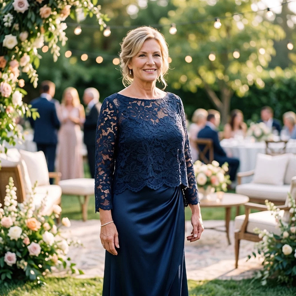 Tenue de cérémonie avec haut en dentelle bleu marine festonnée