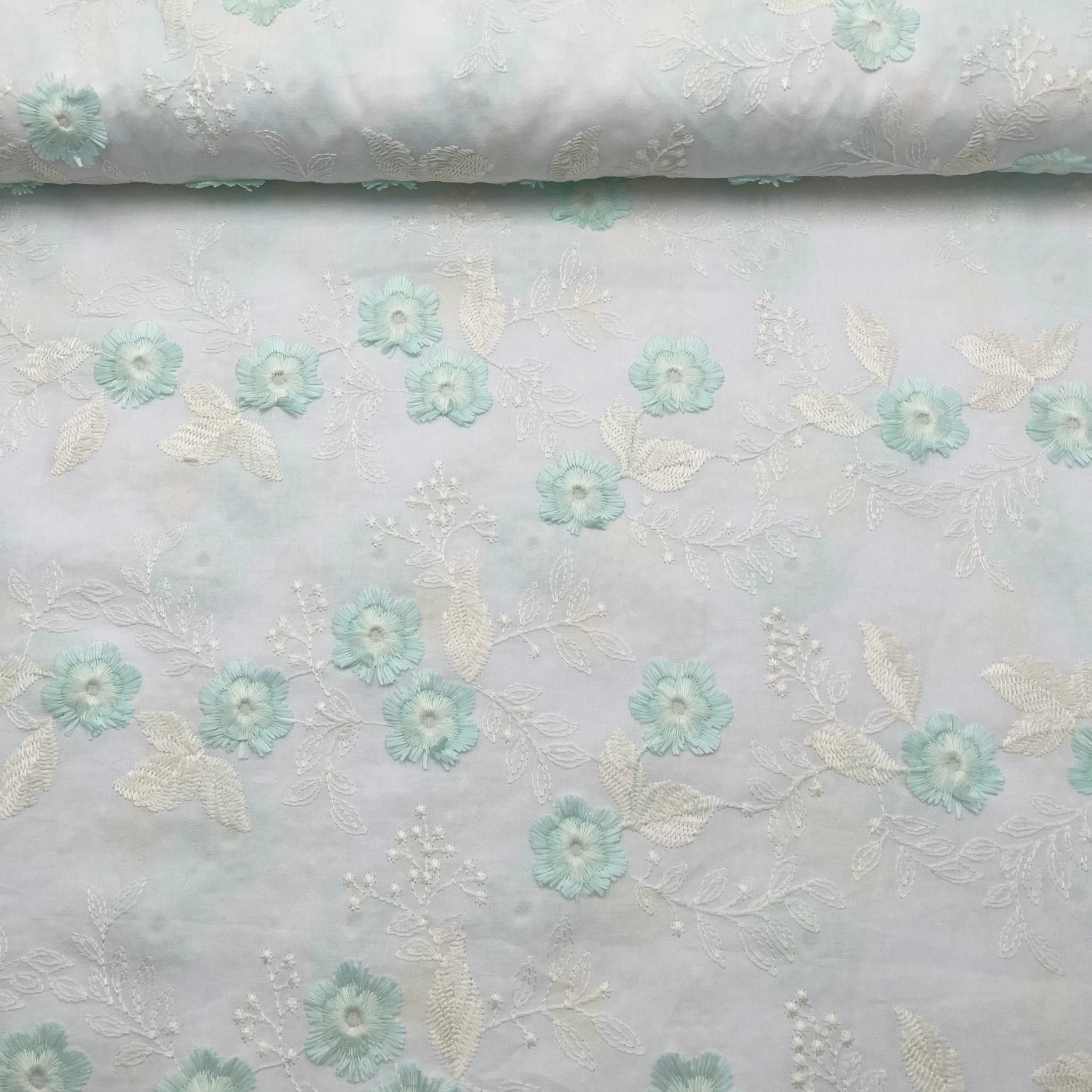 broderie_fleurs_bleu