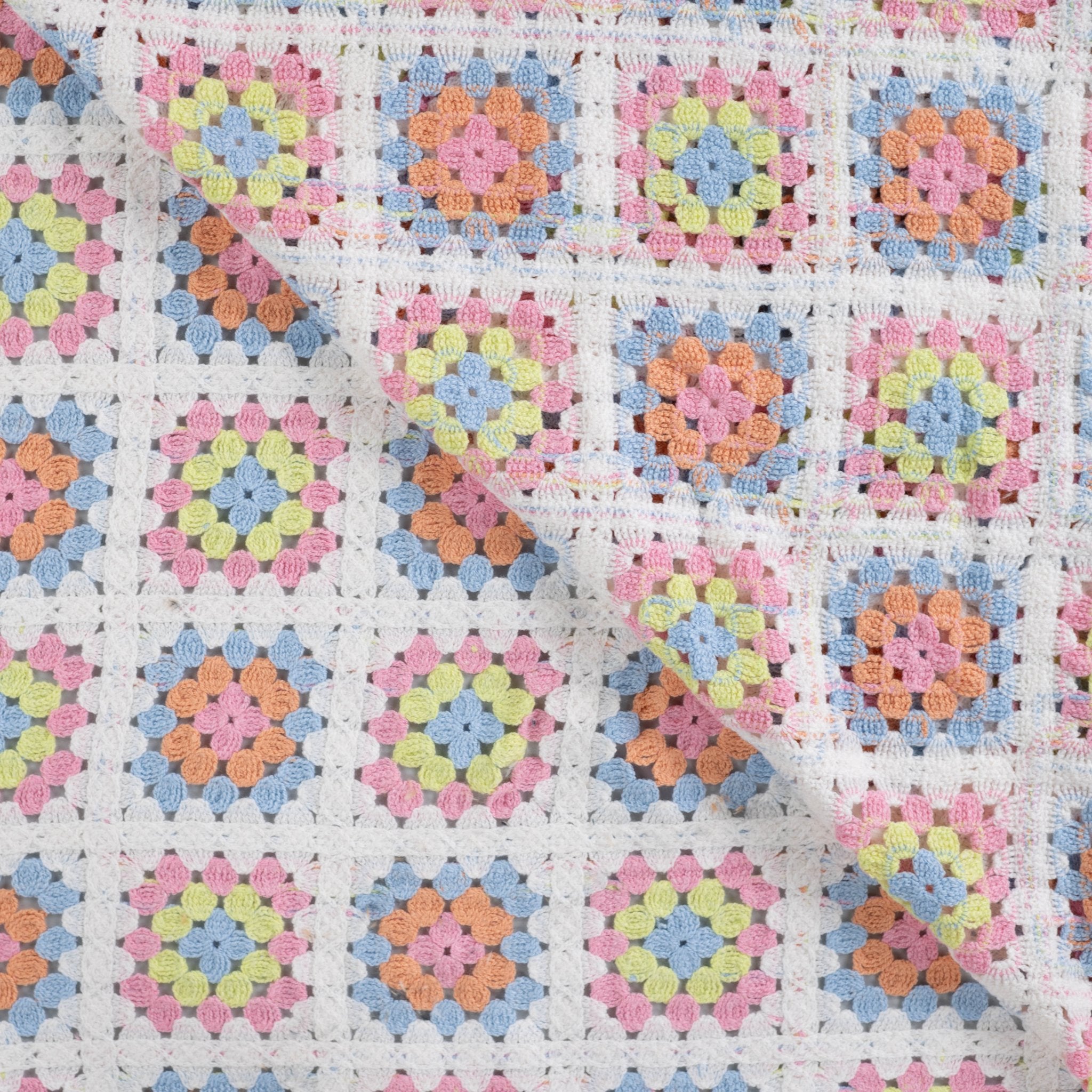 Tissu crochet granny square pastel