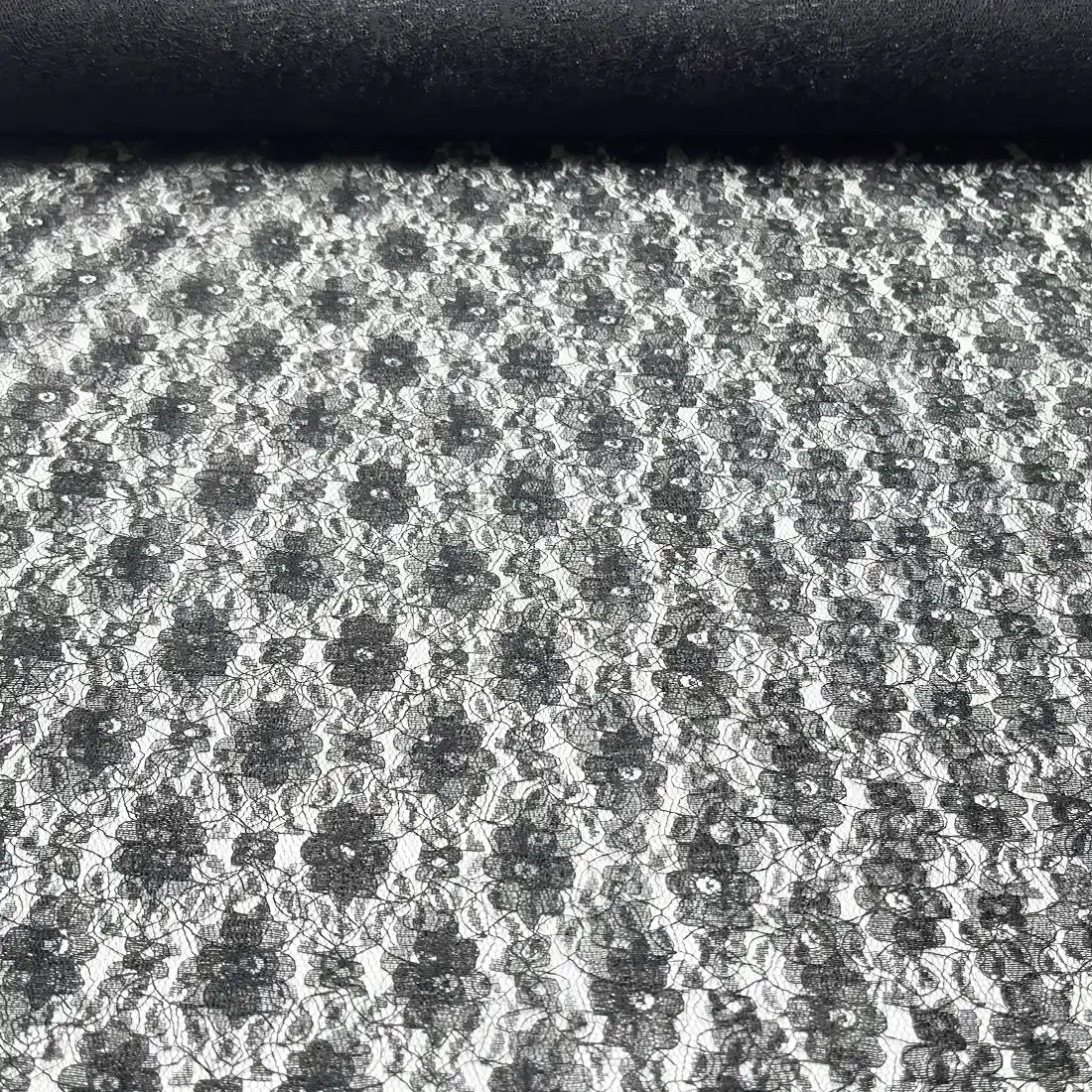 Tissu dentelle noir très doux