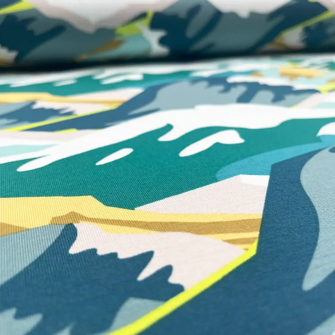 Tissu French Terry Montagnes Graphiques