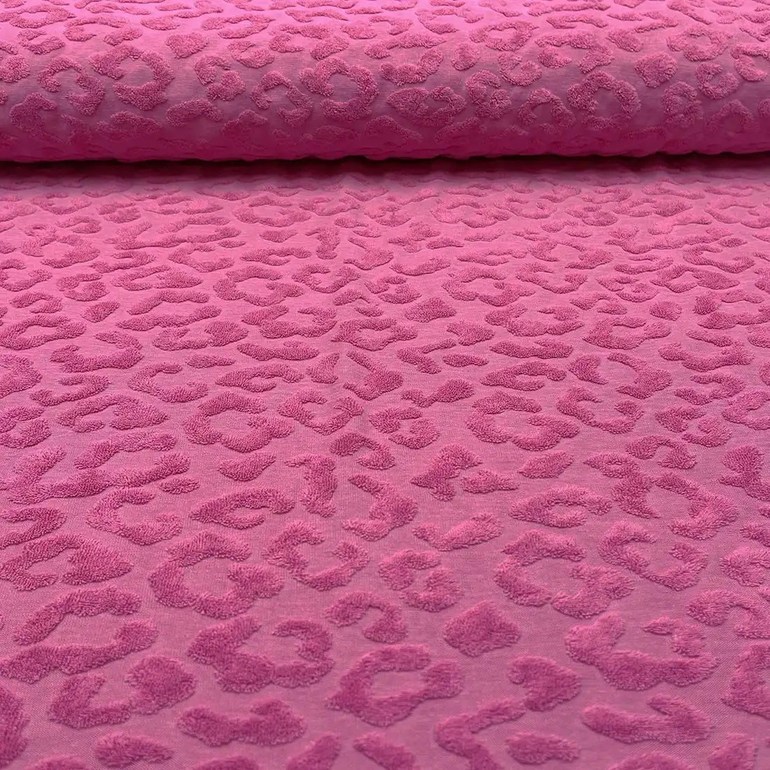 Tissu Jersey Fuchsia à relief Léopard – Souple et doux