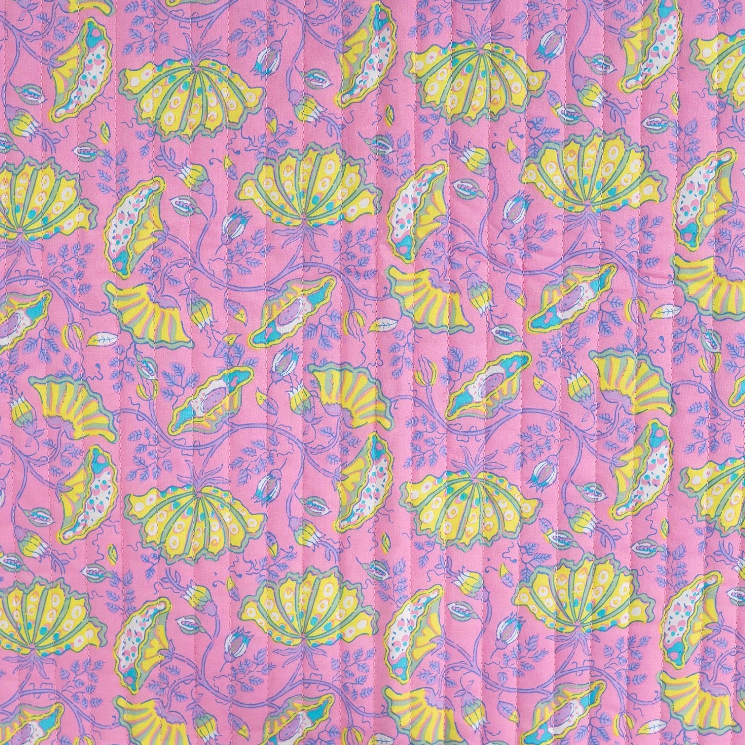 Tissu matelassé arabesque couture