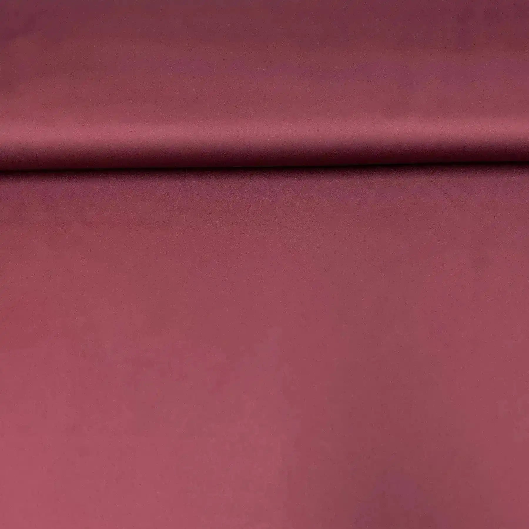 Tissu satin bordeaux
