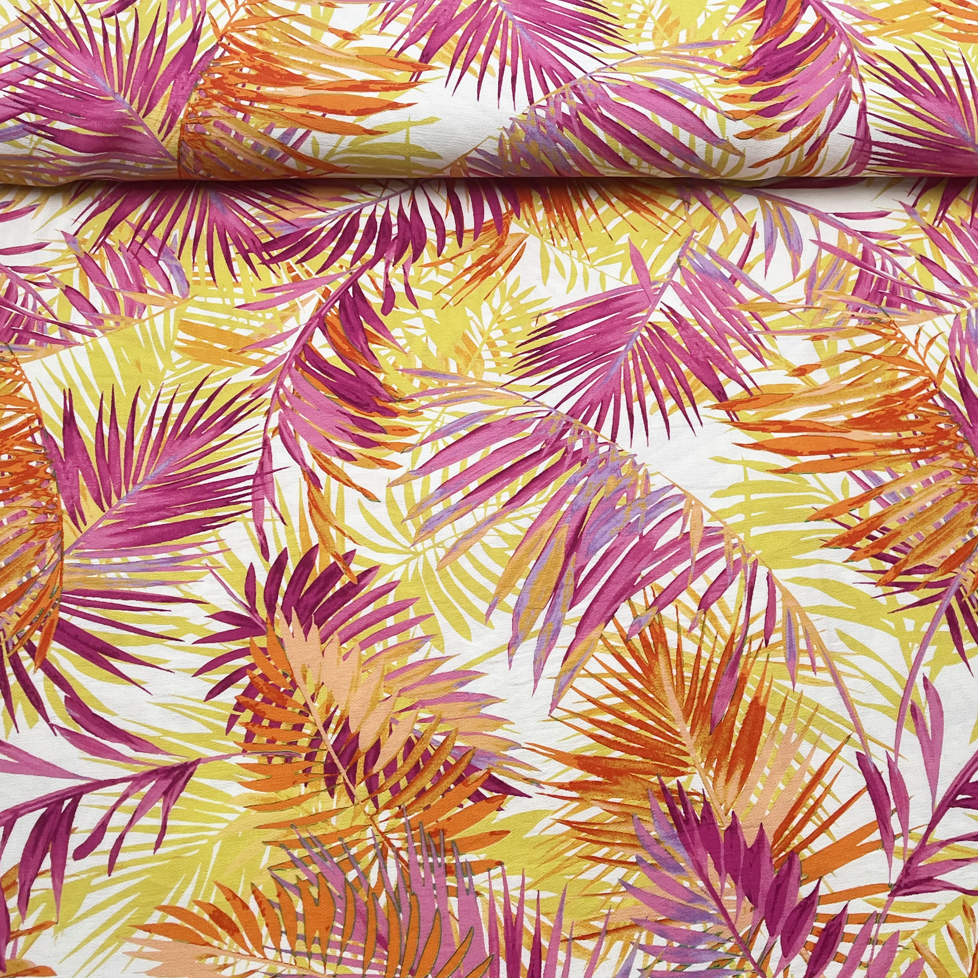 Tissu viscose crêpe jungle tropicale coloré