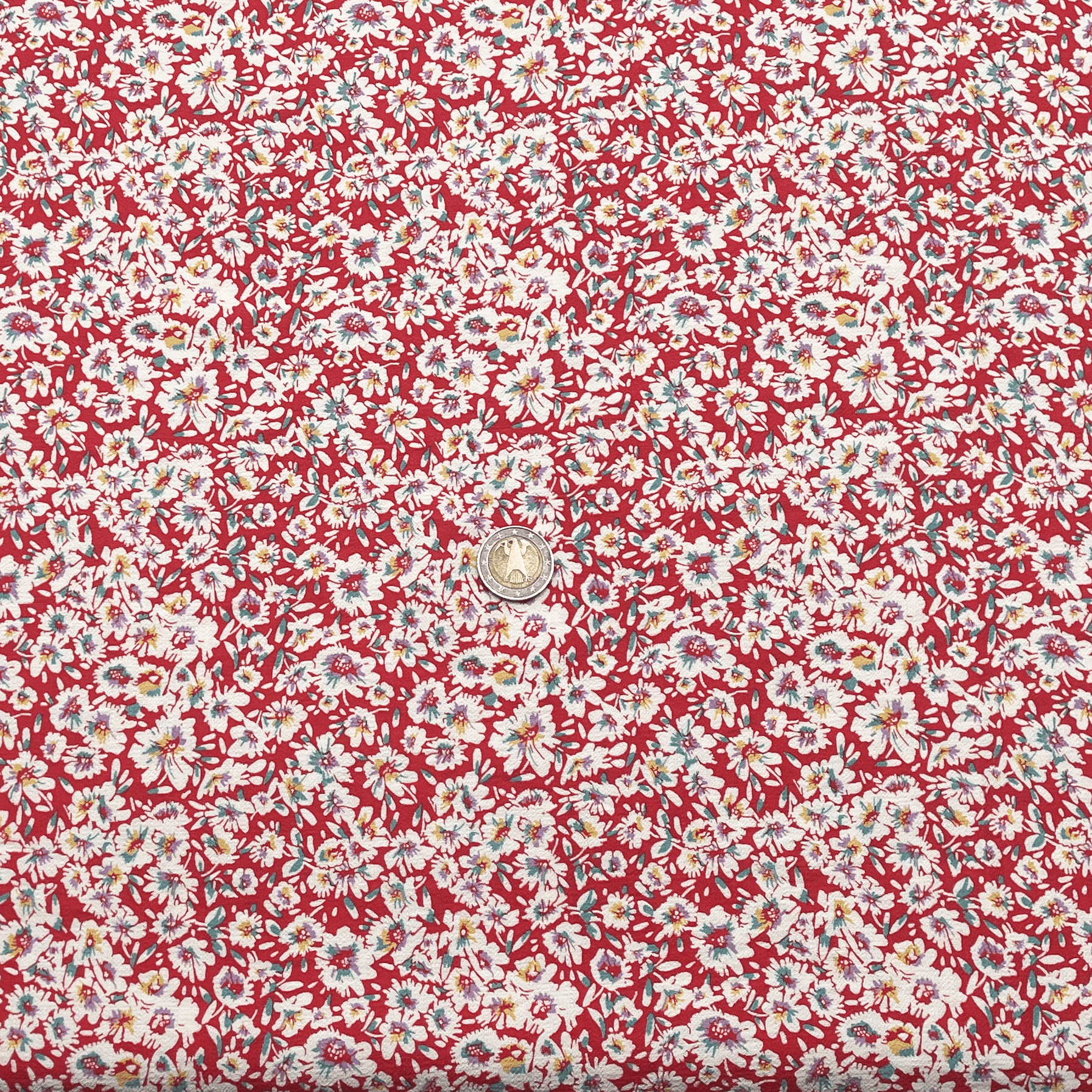 Tissu viscose crêpe liberty rouge fleuri